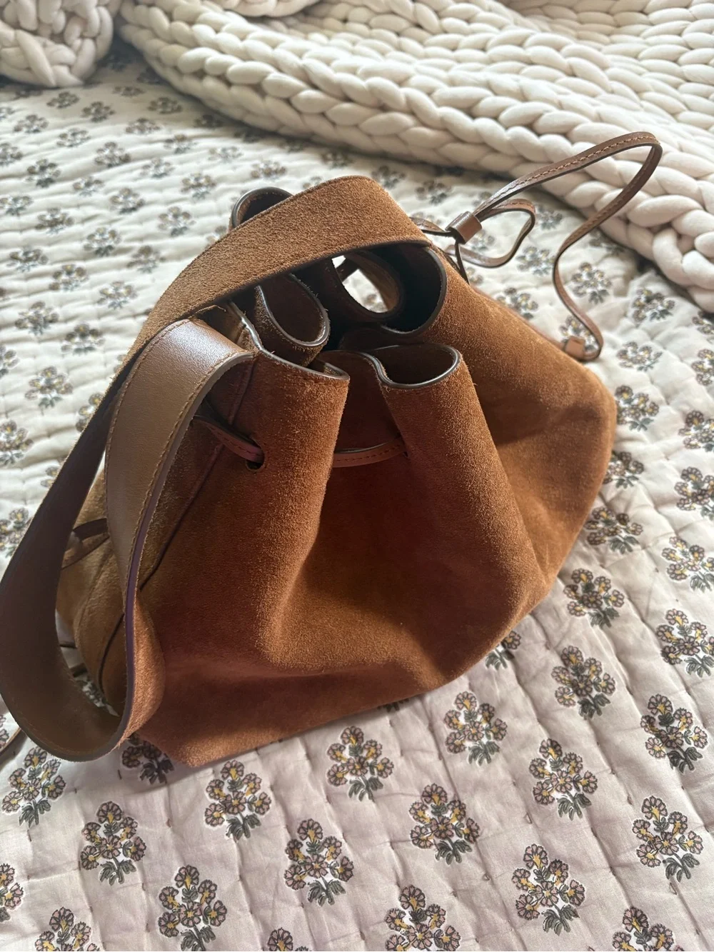 Madewell Suede Cinch Shoulder Bag Acorn Brown Fall Chic Staple Women’s